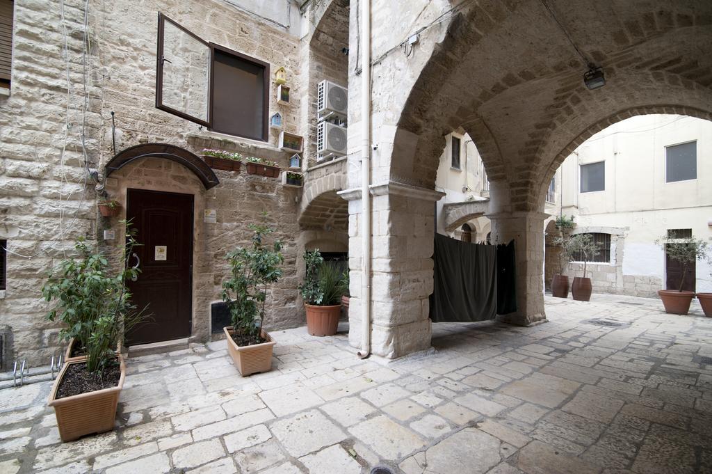 B&B La Uascezze Bari Bagian luar foto