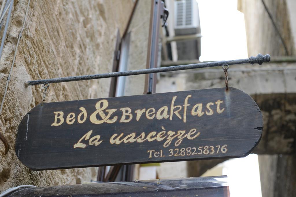 B&B La Uascezze Bari Bagian luar foto
