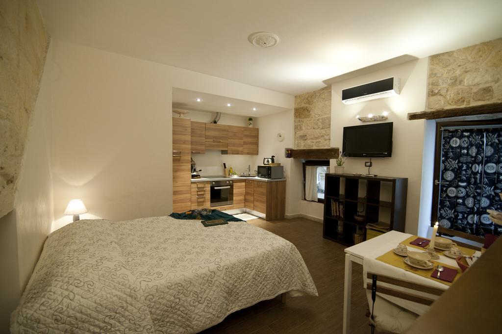 B&B La Uascezze Bari Ruang foto