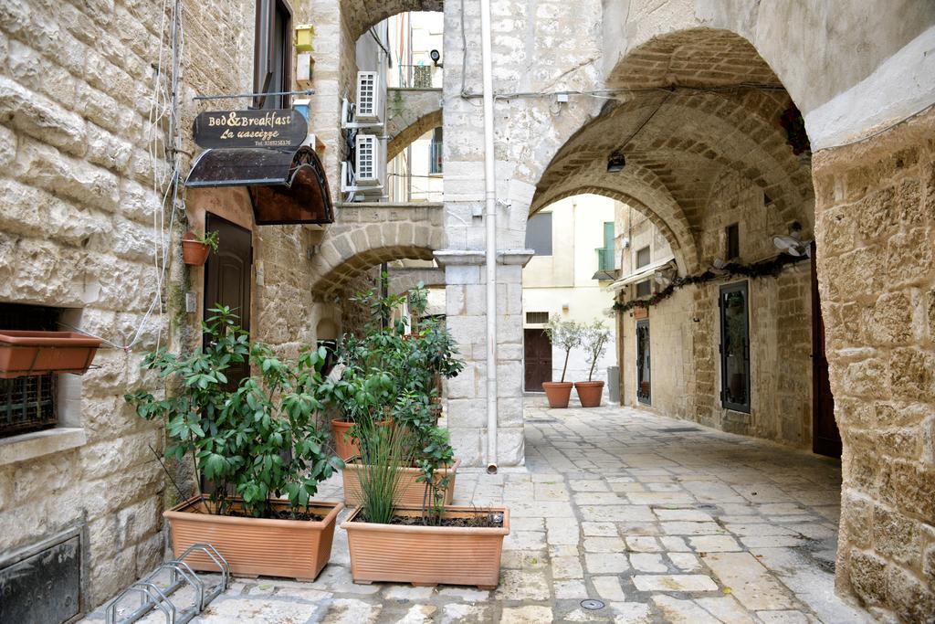B&B La Uascezze Bari Bagian luar foto