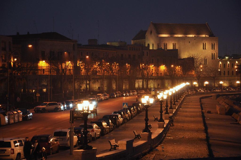B&B La Uascezze Bari Bagian luar foto